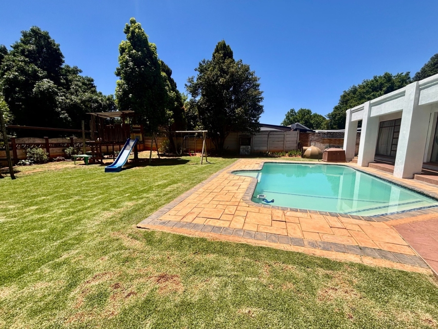 4 Bedroom Property for Sale in Flamwood North West